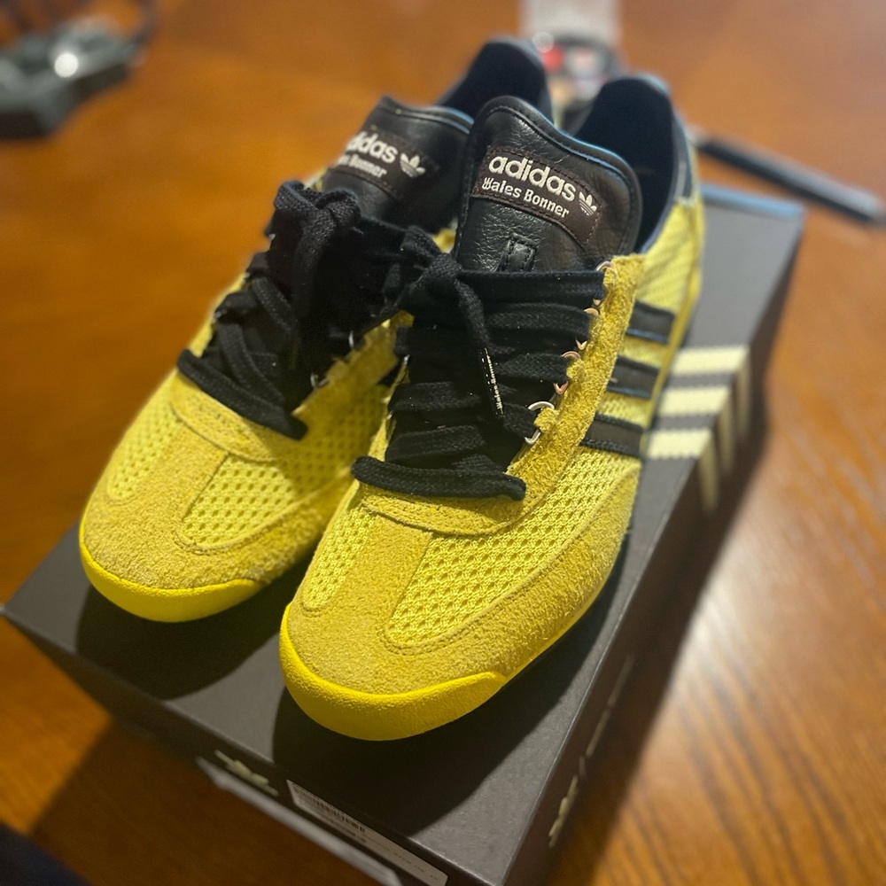 Adidas Men's Yellow Sneakers